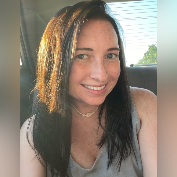 Meet your Posher, Hannah - Picture 5 of 7